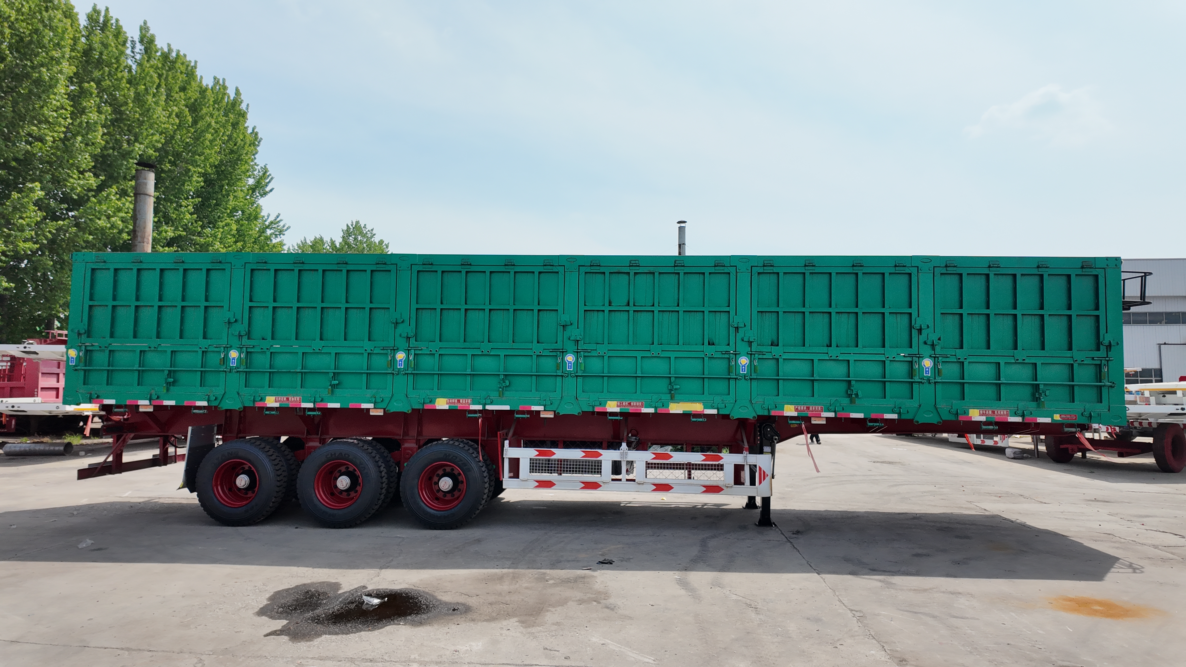 Dump semi-trailer