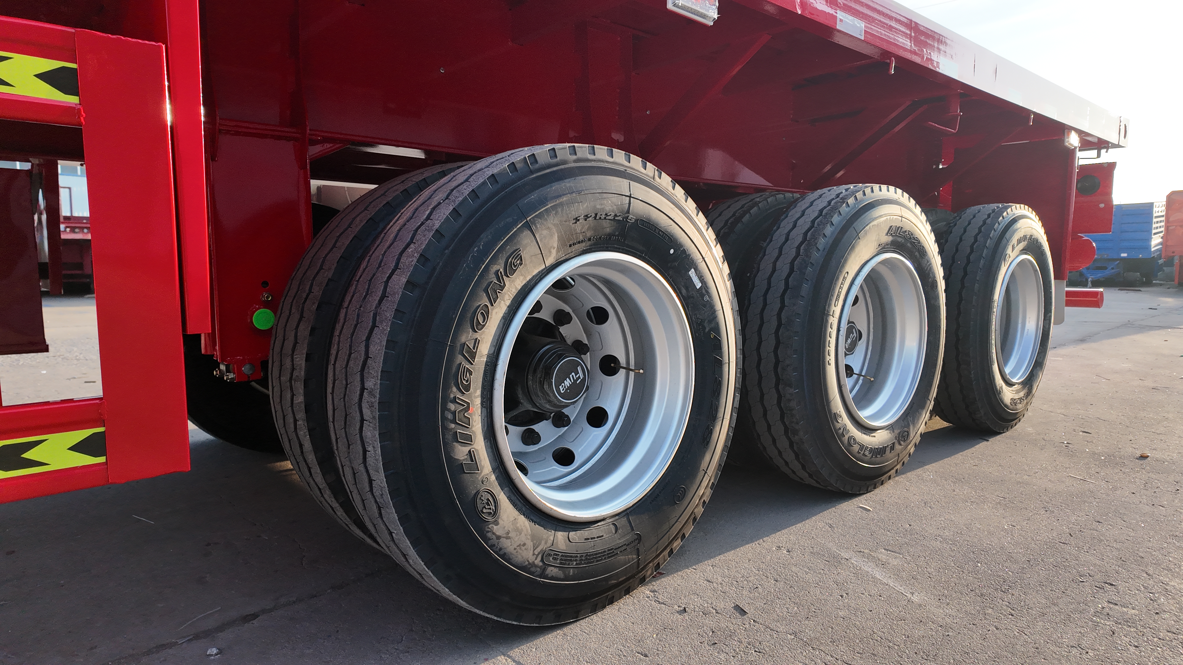 Container Flatbed Semi-trailer
